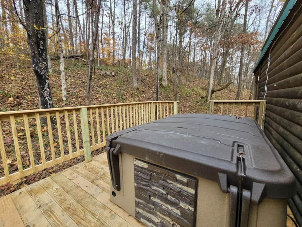 Acorn Cottage At Hocking Vacations Logan Εξωτερικό φωτογραφία