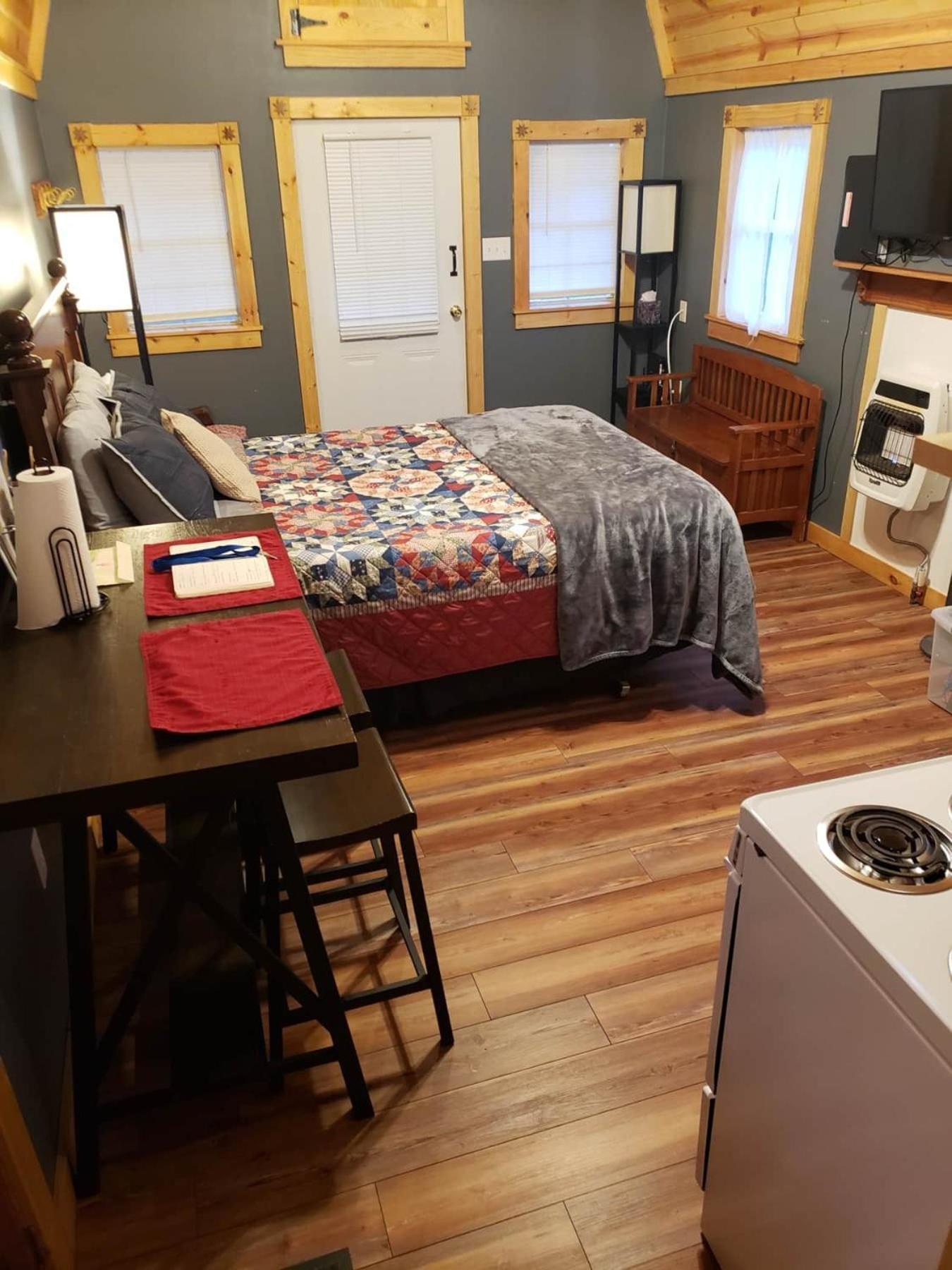 Acorn Cottage At Hocking Vacations Logan Εξωτερικό φωτογραφία